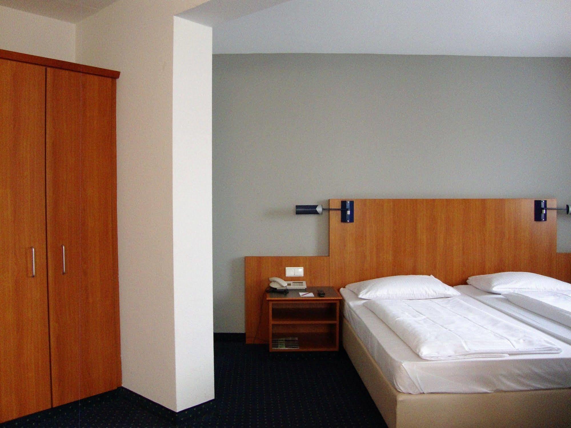 Plaza Hotel Hanau Exterior photo