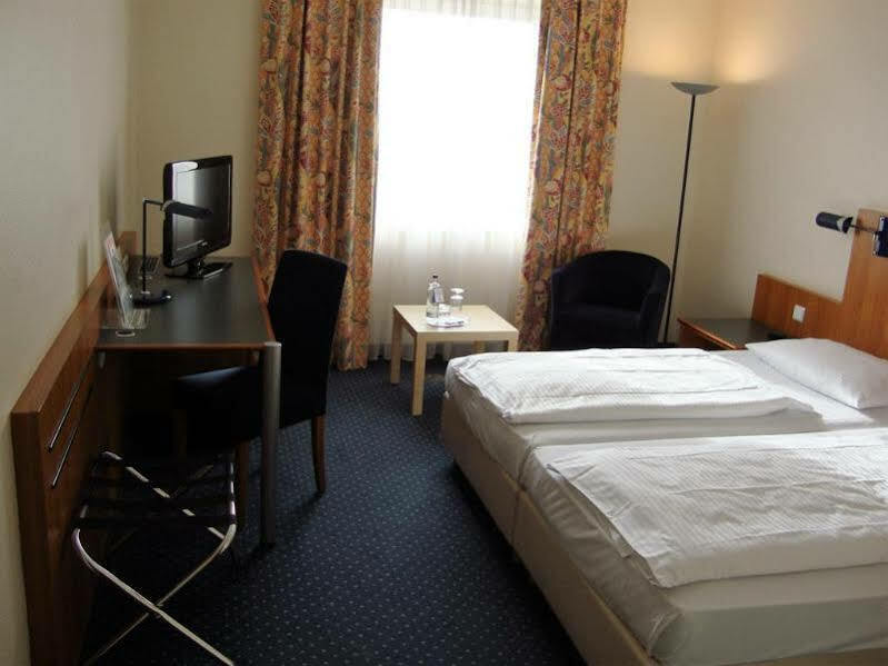 Plaza Hotel Hanau Exterior photo